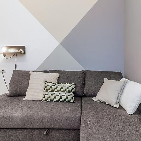 Stunning View Lakeside Apartment - Larihome A11 Граведона Екстериор снимка