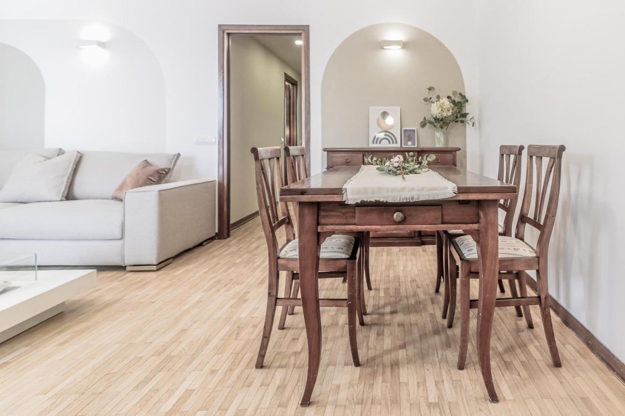 Stunning View Lakeside Apartment - Larihome A11 Граведона Екстериор снимка