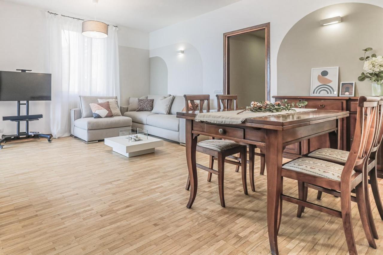 Stunning View Lakeside Apartment - Larihome A11 Граведона Екстериор снимка