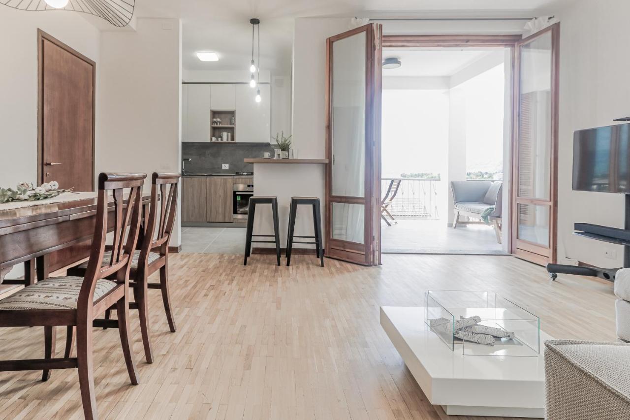 Stunning View Lakeside Apartment - Larihome A11 Граведона Екстериор снимка