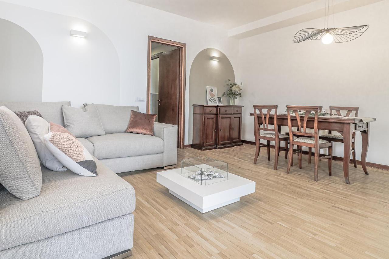 Stunning View Lakeside Apartment - Larihome A11 Граведона Екстериор снимка